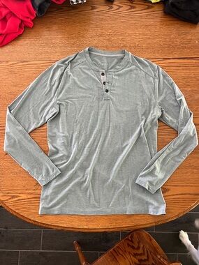 Free Fly Apparel Men's Long-Sleeve Henley in Sage Green